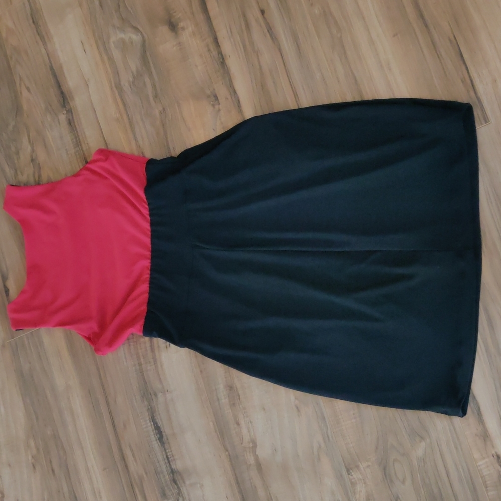 Beautiful beaded neck dress WITH POCKETS - Picture 5 of 6